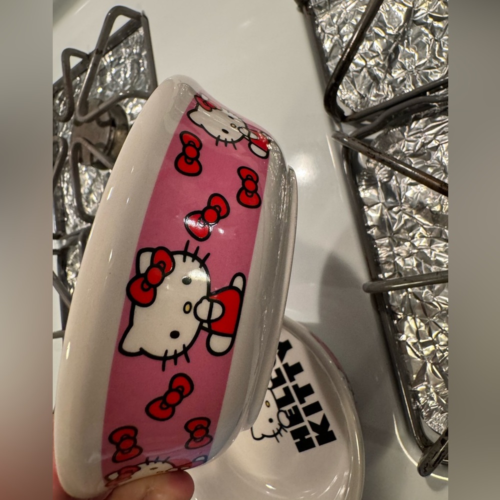 Hello Kitty Pet Bowl set of 2